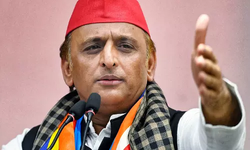 MLC चुनाव में सपा की जीत से बढ़ी सियासी हलचल, अखिलेश ने 2027 को लेकर किया दावा MLC चुनाव में सपा की जीत से बढ़ी सियासी हलचल, अखिलेश ने 2027 को लेकर किया दावा