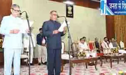 सतीश कुमार सैनी ने ली अध्यक्ष पद की शपथ, CM सैनी रहे मौजूद सतीश कुमार सैनी ने ली अध्यक्ष पद की शपथ, CM सैनी रहे मौजूद
