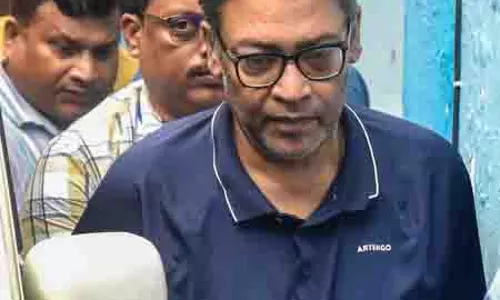 दुर्गा पूजा पास घोटाले में पूर्व मंत्री इंद्रनील सेन को 13 दिन की पुलिस हिरासत दुर्गा पूजा पास घोटाले में पूर्व मंत्री इंद्रनील सेन को 13 दिन की पुलिस हिरासत