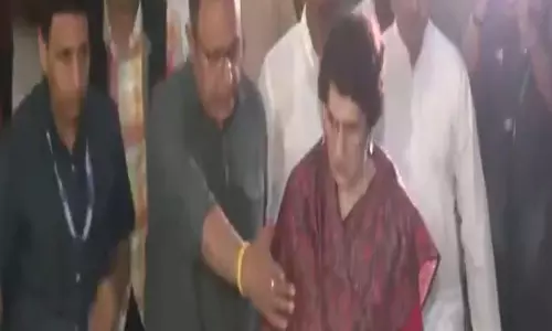 1 नवंबर की महारैली को लेकर कांग्रेस की तैयारी तेज, रामलीला मैदान पहुंचीं प्रियंका गांधी 1 नवंबर की महारैली को लेकर कांग्रेस की तैयारी तेज, रामलीला मैदान पहुंचीं प्रियंका गांधी