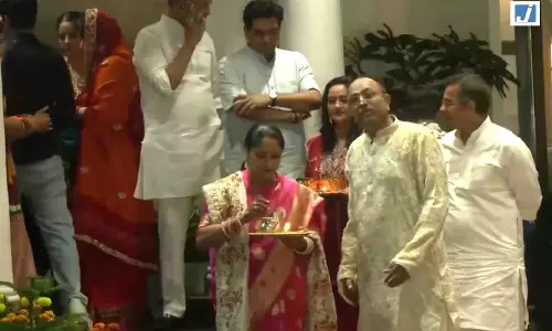 CM रेखा गुप्ता ने मनाया करवा चौथ