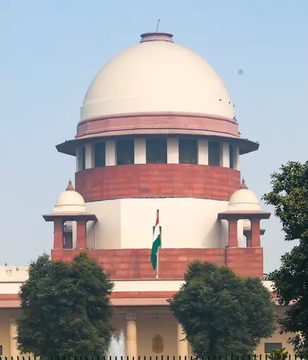 सुप्रीम कोर्ट आज दिल्ली-एनसीआर में प्रदूषण, पराली जलाने और ग्रीन पटाखों से जुड़े मामलों पर करेगा सुनवाई सुप्रीम कोर्ट आज दिल्ली-एनसीआर में प्रदूषण, पराली जलाने और ग्रीन पटाखों से जुड़े मामलों पर करेगा सुनवाई