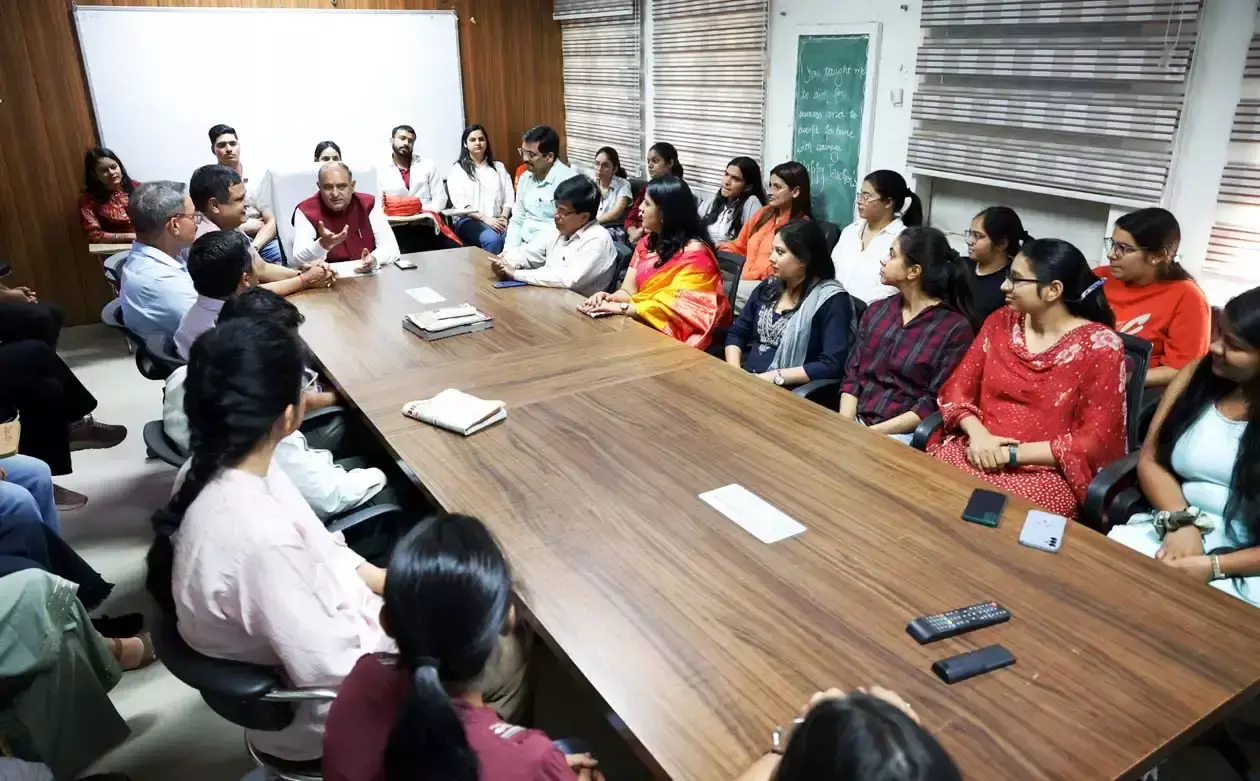 जलवायु परिवर्तन से मुकाबले में तकनीक बनेगी मददगार : प्रो. कम्बोज जलवायु परिवर्तन से मुकाबले में तकनीक बनेगी मददगार : प्रो. कम्बोज