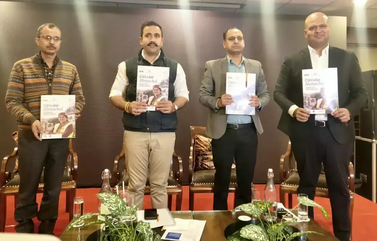 कचरे की समस्या से निपटने के लिए बनेगा स्थायी रोडमैप: विक्रमादित्य सिंह कचरे की समस्या से निपटने के लिए बनेगा स्थायी रोडमैप: विक्रमादित्य सिंह