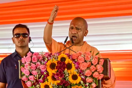 यूपी में सरकारी नौकरियों के लिए चरित्र सत्यापन के नियम सख्त, हिंसक गतिविधियों से जुड़े लोग होंगे अयोग्य यूपी में सरकारी नौकरियों के लिए चरित्र सत्यापन के नियम सख्त, हिंसक गतिविधियों से जुड़े लोग होंगे अयोग्य