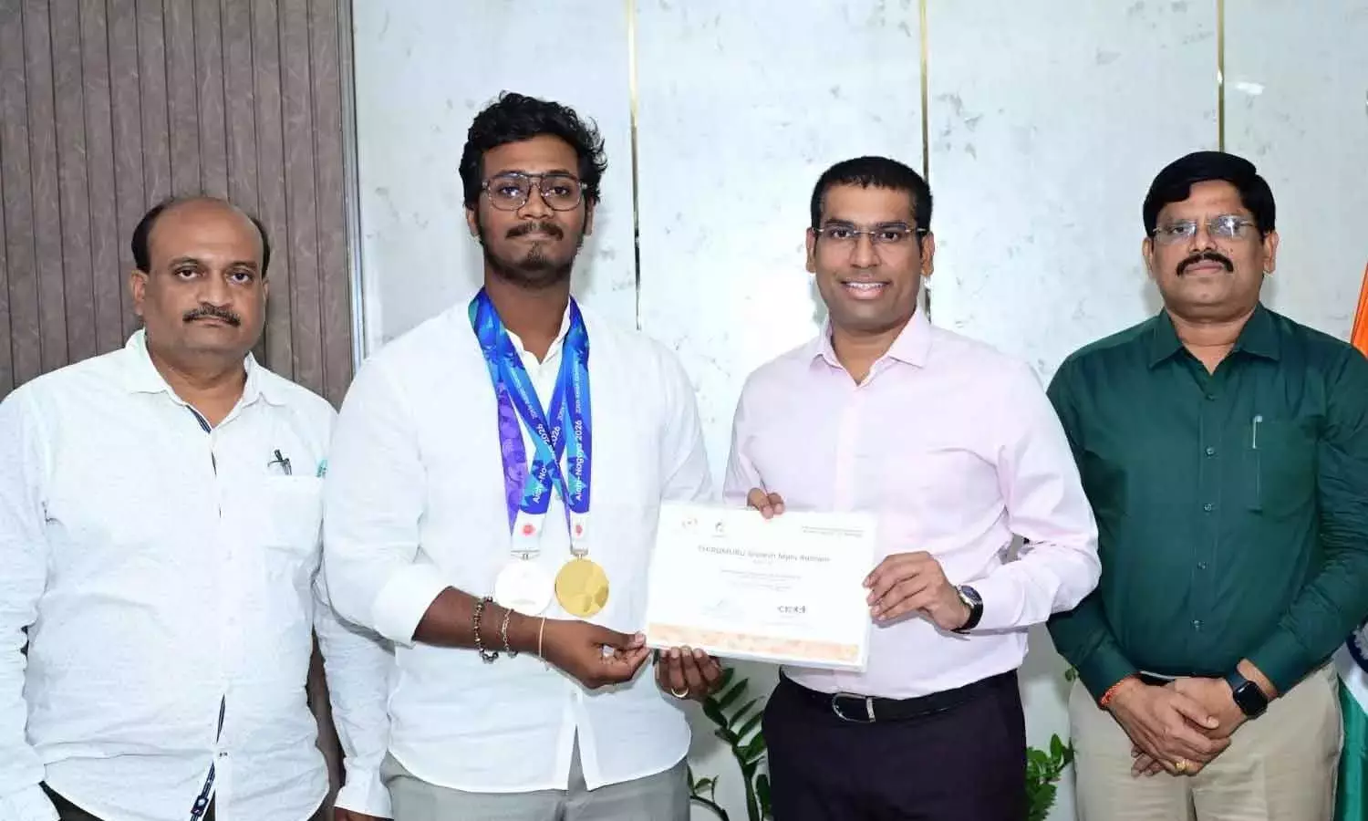 Andhra: तिरूपति कलेक्टर ने तीरंदाज गणेश को सहायता का आश्वासन दिया Andhra: तिरूपति कलेक्टर ने तीरंदाज गणेश को सहायता का आश्वासन दिया
