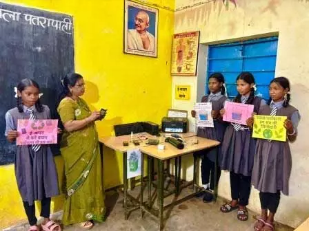 छात्रों को सिखाए गए सुरक्षित निस्तारण और रीसाइक्लिंग के गुर छात्रों को सिखाए गए सुरक्षित निस्तारण और रीसाइक्लिंग के गुर
