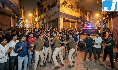 लूट के आरोपियों को पकड़ने गई पुलिस पर हमला, तीन महिलाएं नामजद लूट के आरोपियों को पकड़ने गई पुलिस पर हमला, तीन महिलाएं नामजद