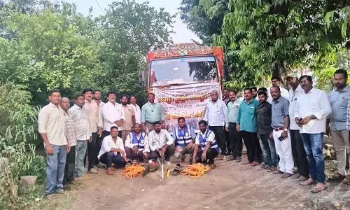 आंध्र प्रदेश में बिजली संकट, तेलंगाना ने भेजीं टीमें आंध्र प्रदेश में बिजली संकट, तेलंगाना ने भेजीं टीमें