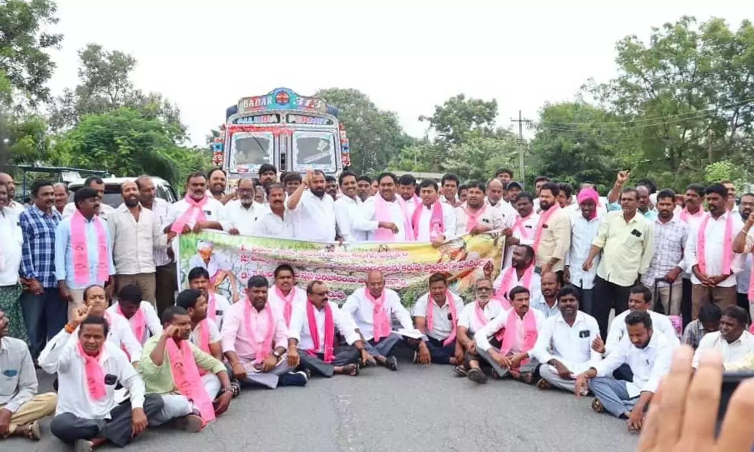 एर्राबेली रायपर्थी के लिए सूखाग्रस्त टैग चाहता एर्राबेली रायपर्थी के लिए सूखाग्रस्त टैग चाहता