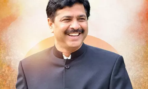 पूर्व केंद्रीय मंत्री प्रमोद महाजन की जयंती पर केंद्रीय मंत्री गडकरी और सीएम योगी सहित नेताओं ने किया नमन