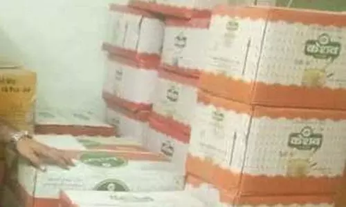 तीन ठिकानों पर छापेमारी, 949 लीटर घी जब्त तीन ठिकानों पर छापेमारी, 949 लीटर घी जब्त