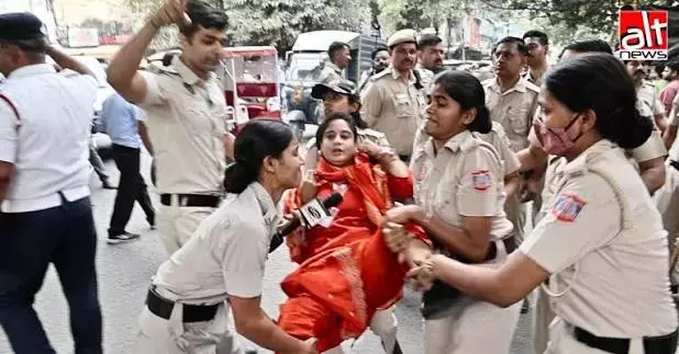Telangana: घाटकेसर पुलिस ने समाचार रिपोर्टर के खिलाफ दुर्व्यवहार करने की शिकायत दर्ज की Telangana: घाटकेसर पुलिस ने समाचार रिपोर्टर के खिलाफ दुर्व्यवहार करने की शिकायत दर्ज की