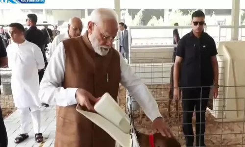 पीएम मोदी ने किया 325 करोड़ के हाईटेक पशु प्रजनन केंद्र का दौरा