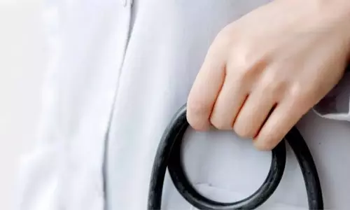 दस्तावेजों में गड़बड़ी के आरोप में दो क्लीनिक संचालकों पर केस