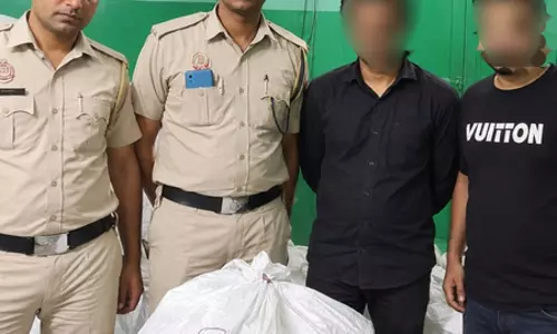 दिल्ली पुलिस ने 1073 किलोग्राम से अधिक पटाखे जब्त किए, 10 एफआईआर दर्ज दिल्ली पुलिस ने 1073 किलोग्राम से अधिक पटाखे जब्त किए, 10 एफआईआर दर्ज