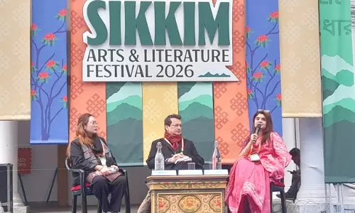 महोत्सव के दूसरे दिन प्रकाशन और साहित्य संरक्षण पर हुई चर्चा महोत्सव के दूसरे दिन प्रकाशन और साहित्य संरक्षण पर हुई चर्चा