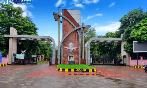 संबलपुर यूनिवर्सिटी में प्रोफेसर को मारा चाकू, रिटायर्ड सफाईकर्मी पर आरोप