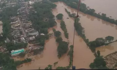 ओडिशा में बाढ़ का कहर: प्रभावित इलाकों में होगी एयरड्रॉपिंग ओडिशा में बाढ़ का कहर: प्रभावित इलाकों में होगी एयरड्रॉपिंग