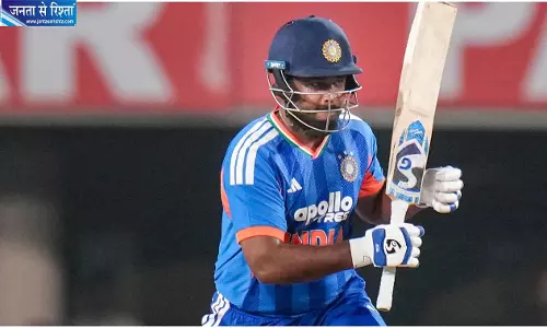 IND vs NZ: दो विकेट गिरने के बाद श्रेयस और अभिषेक ने संभाला मोर्चा, 50 रन के करीब पहुंचा भारत IND vs NZ: दो विकेट गिरने के बाद श्रेयस और अभिषेक ने संभाला मोर्चा, 50 रन के करीब पहुंचा भारत