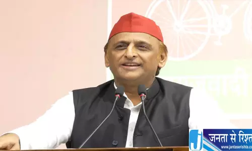 वाराणसी में दोहरी हार पर अखिलेश ने कसा तंज वाराणसी में दोहरी हार पर अखिलेश ने कसा तंज