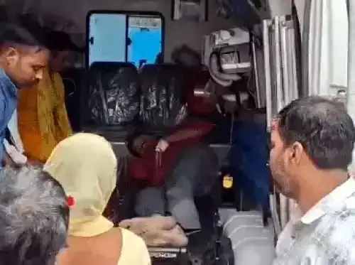 फरीदाबाद में करवा चौथ पर युवक ने तेजाब पीकर जान देने की कोशिश की
