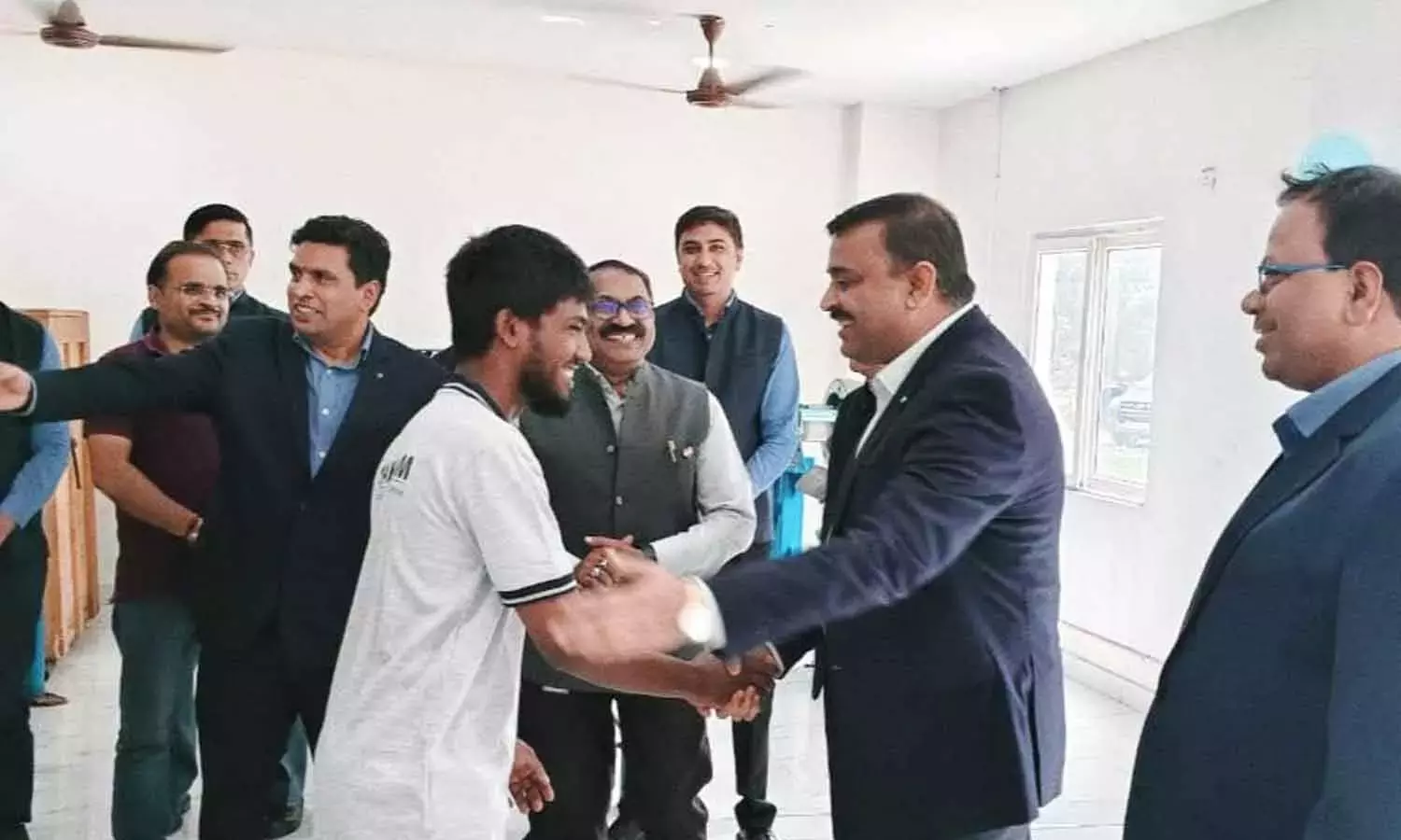 Andhra: एएसडीसी ने स्थानीय युवाओं के लिए प्रशिक्षण कार्यक्रम शुरू किया
