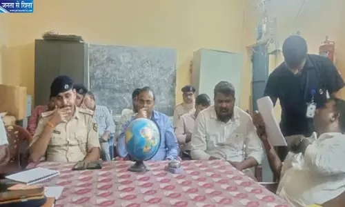CM सम्राट चौधरी के दौरे से पहले छावनी बना बरौली, हर 100 गज पर पुलिस तैनात CM सम्राट चौधरी के दौरे से पहले छावनी बना बरौली, हर 100 गज पर पुलिस तैनात