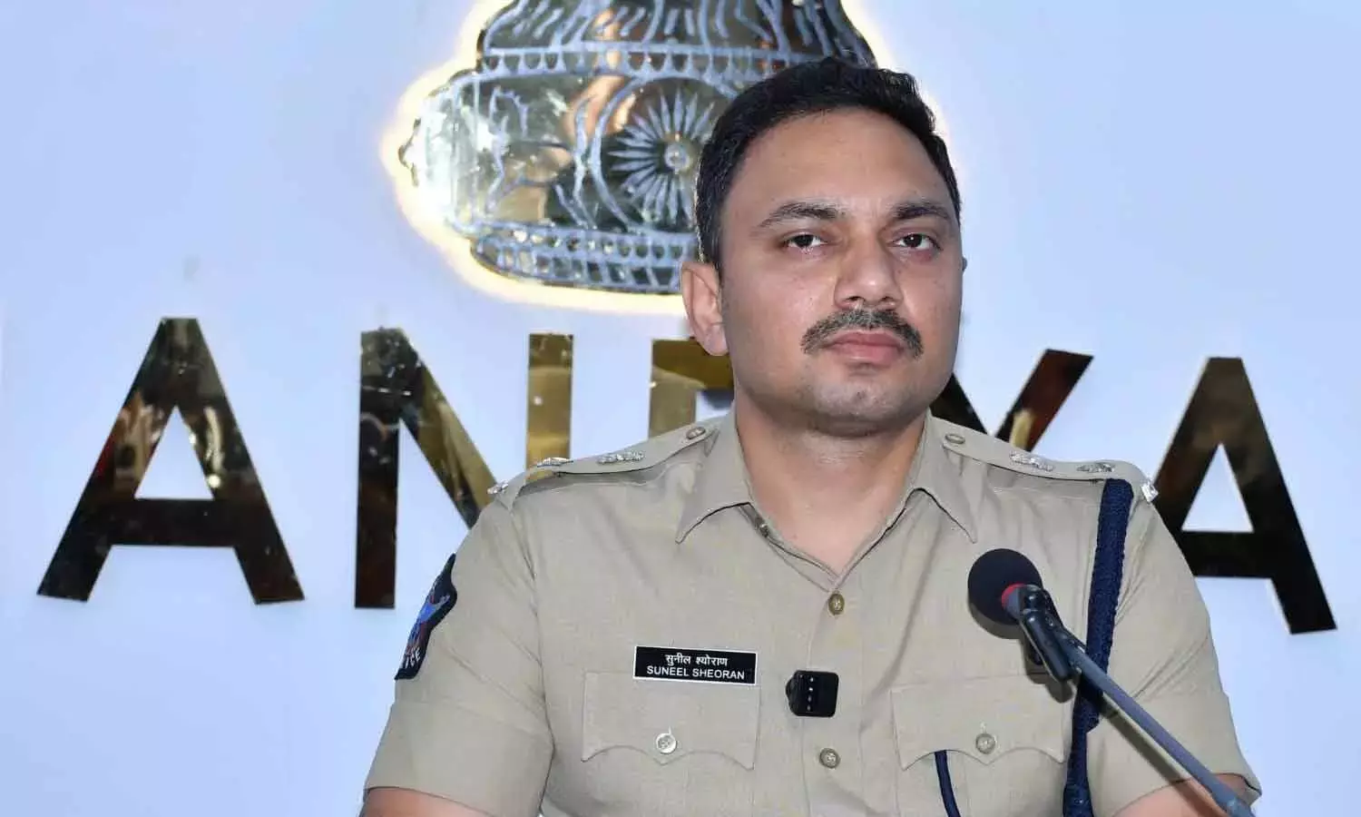 Andhra: नगर निगम मतदान से पहले पुलिस हाई अलर्ट पर है Andhra: नगर निगम मतदान से पहले पुलिस हाई अलर्ट पर है