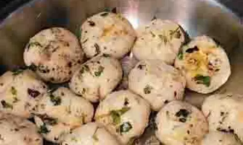सूजी और चने की दाल से बनाएं स्वादिष्ट नाश्ता, जानें आसान रेसिपी सूजी और चने की दाल से बनाएं स्वादिष्ट नाश्ता, जानें आसान रेसिपी