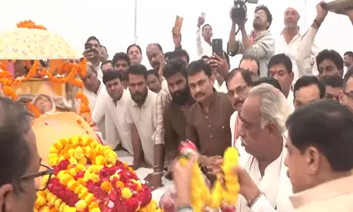 CM मोहन यादव ने शिवराज सिंह चौहान की मां को दी श्रद्धांजलि CM मोहन यादव ने शिवराज सिंह चौहान की मां को दी श्रद्धांजलि