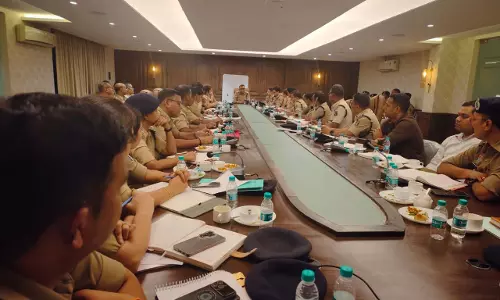 रायपुर रेंज पुलिस, IG अमरेश मिश्रा, अपराध समीक्षा बैठक रायपुर रेंज पुलिस, IG अमरेश मिश्रा, अपराध समीक्षा बैठक
