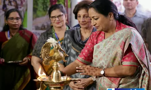 दिल्ली में सजा अनोखा दिवाली बाजार, CM रेखा गुप्ता ने लोगों से की खास अपील दिल्ली में सजा अनोखा दिवाली बाजार, CM रेखा गुप्ता ने लोगों से की खास अपील