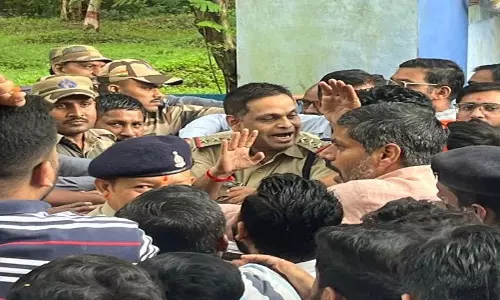 भिलाई में आवास नीति के खिलाफ जोरदार प्रदर्शन, पुलिस-CISF से धक्का-मुक्की