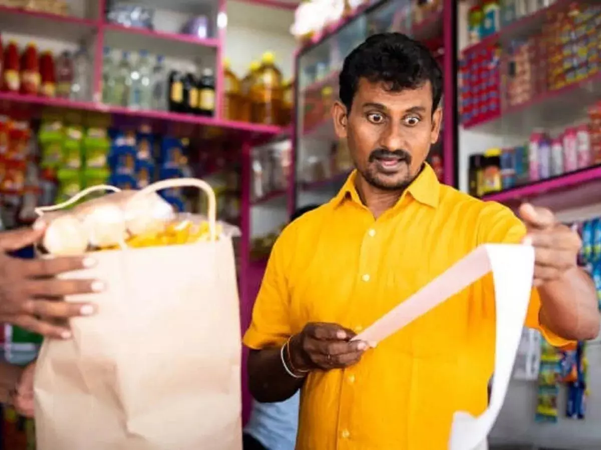 दिवाली से पहले महंगाई का बड़ा झटका, चीनी-बेसन से लेकर काजू-बादाम तक महंगे दिवाली से पहले महंगाई का बड़ा झटका, चीनी-बेसन से लेकर काजू-बादाम तक महंगे