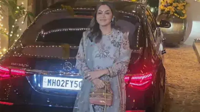 अनिल-सुनीता कपूर का करवा चौथ: गौरी खान अकेले हुईं शामिल अनिल-सुनीता कपूर का करवा चौथ: गौरी खान अकेले हुईं शामिल
