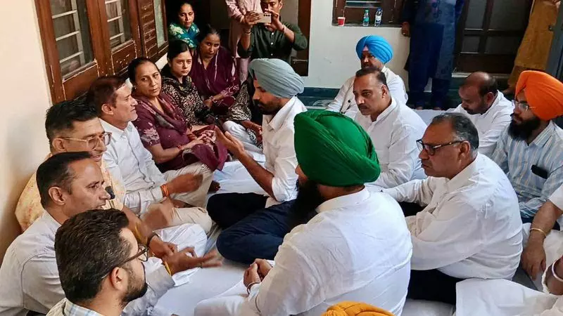 पंजाब कांग्रेस में आशु और विरोधियों के बीच टकराव बरकरार पंजाब कांग्रेस में आशु और विरोधियों के बीच टकराव बरकरार