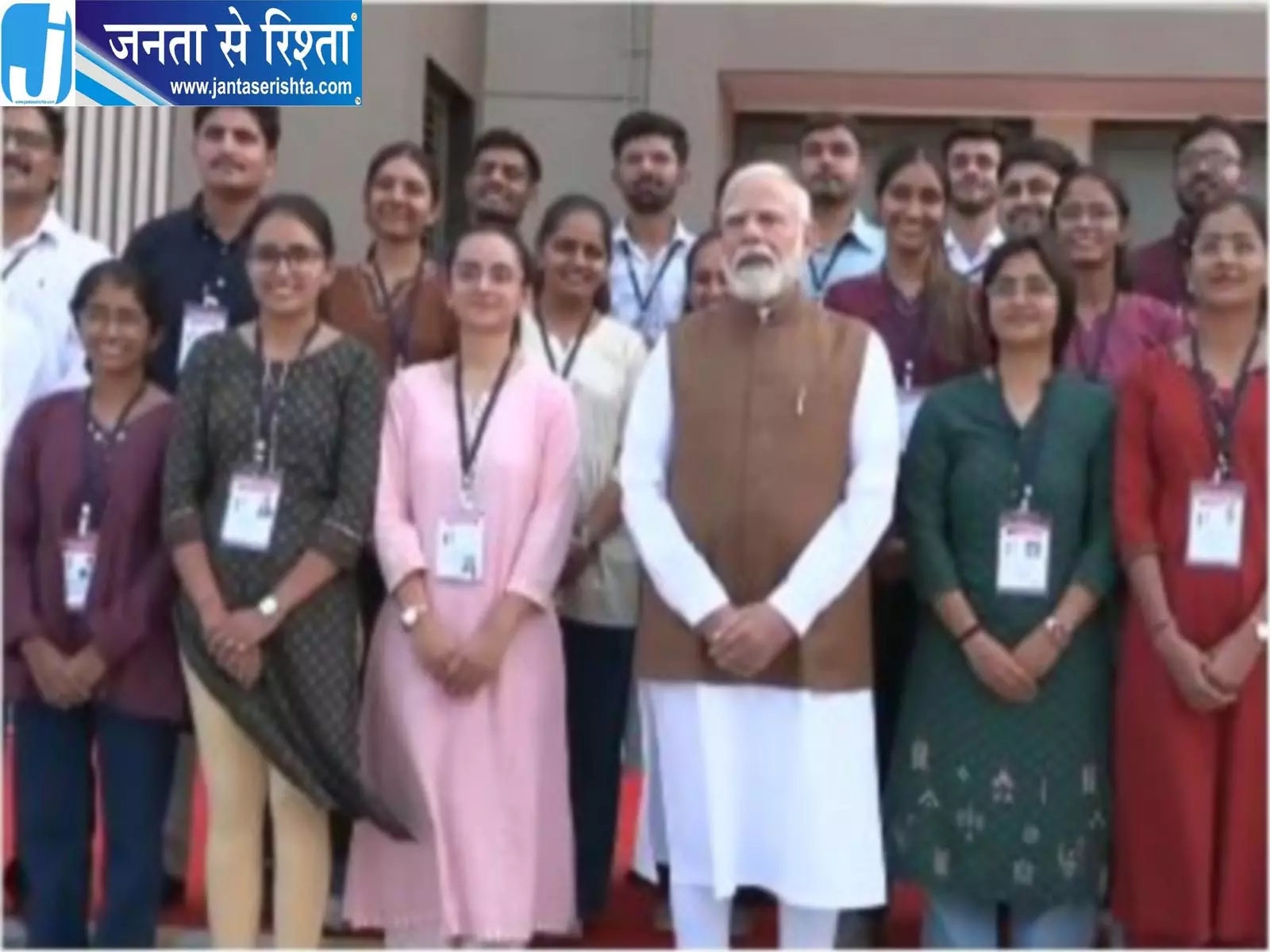 पीएम मोदी के सामने महिलाओं ने लगाए मोदी नहीं जाएंगे के नारे, वीडियो चर्चा में पीएम मोदी के सामने महिलाओं ने लगाए मोदी नहीं जाएंगे के नारे, वीडियो चर्चा में