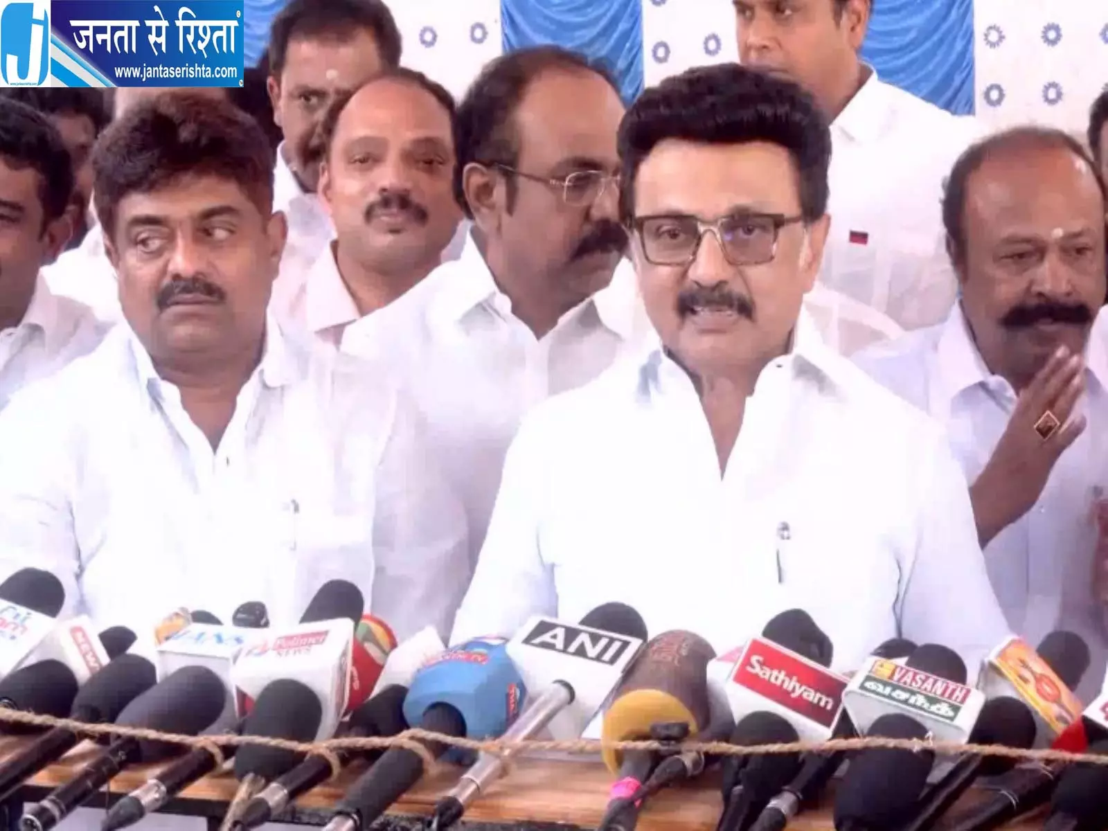 स्टालिन का CM विजय पर बड़ा हमला, बोले- फिल्मी हीरो बनना और सरकार चलाना अलग स्टालिन का CM विजय पर बड़ा हमला, बोले- फिल्मी हीरो बनना और सरकार चलाना अलग