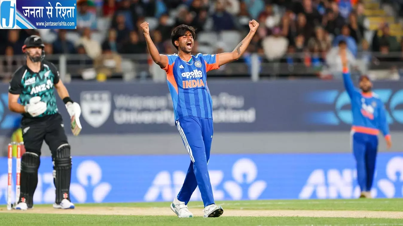 IND vs NZ: पावरप्ले में भारत ने झटके 2 विकेट, ग्लेन फिलिप्स और फिन एलेन ने संभाला मोर्चा IND vs NZ: पावरप्ले में भारत ने झटके 2 विकेट, ग्लेन फिलिप्स और फिन एलेन ने संभाला मोर्चा