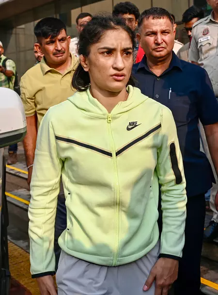 डब्ल्यूएफआई विनेश फोगाट को जारी नोटिसों पर दो सप्ताह के भीतर फैसला ले: दिल्ली हाईकोर्ट डब्ल्यूएफआई विनेश फोगाट को जारी नोटिसों पर दो सप्ताह के भीतर फैसला ले: दिल्ली हाईकोर्ट