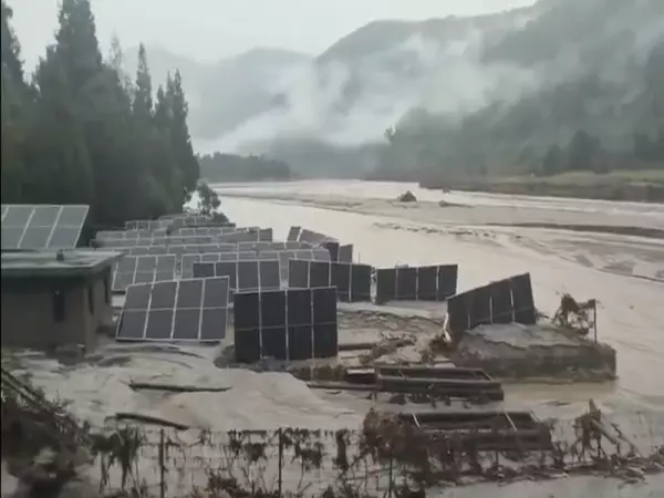 असम में बाढ़ का खतरा: भूटान में हिमनद झील फटने से अलर्ट असम में बाढ़ का खतरा: भूटान में हिमनद झील फटने से अलर्ट