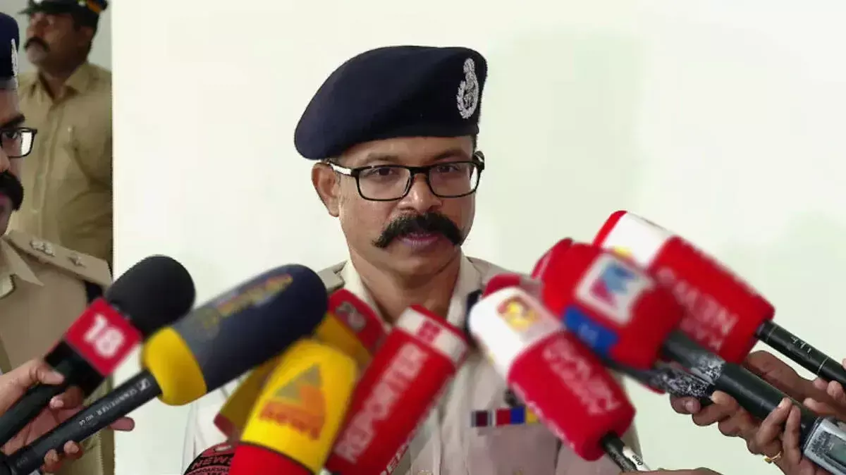 चेरानल्लूर मामला: कालीराज महेश कुमार ने तबादले की खबरों को बताया गलत चेरानल्लूर मामला: कालीराज महेश कुमार ने तबादले की खबरों को बताया गलत