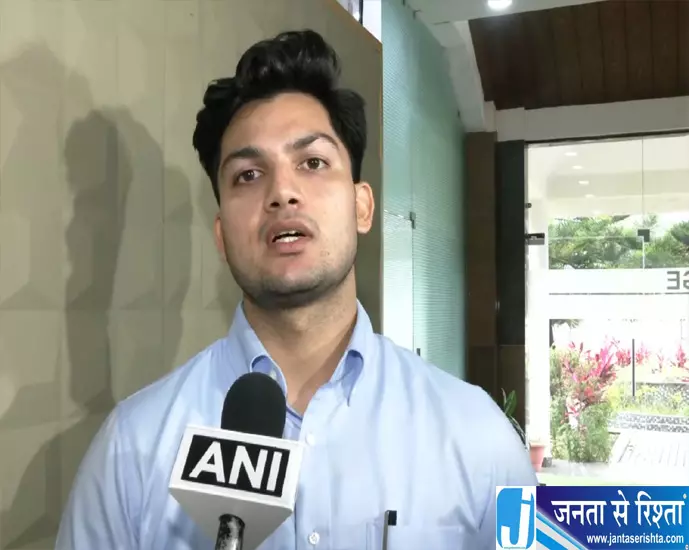 जोशीमठ के पास हेलीकॉप्टर क्रैश, सेना और SDRF ने संभाला मोर्चा जोशीमठ के पास हेलीकॉप्टर क्रैश, सेना और SDRF ने संभाला मोर्चा