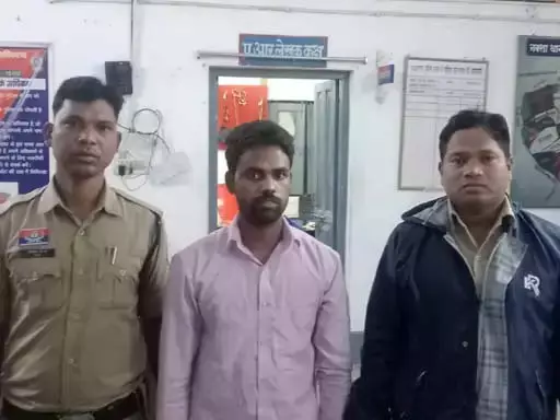 शादी का झांसा देकर नाबालिग को ले गया मुंबई, रेपिस्ट गिरफ्तार शादी का झांसा देकर नाबालिग को ले गया मुंबई, रेपिस्ट गिरफ्तार