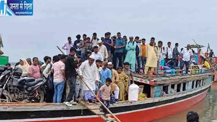 ब्रह्मपुत्र नदी घाट पर बड़ी कार्रवाई, 36 बांग्लादेशी नागरिक हिरासत में ब्रह्मपुत्र नदी घाट पर बड़ी कार्रवाई, 36 बांग्लादेशी नागरिक हिरासत में
