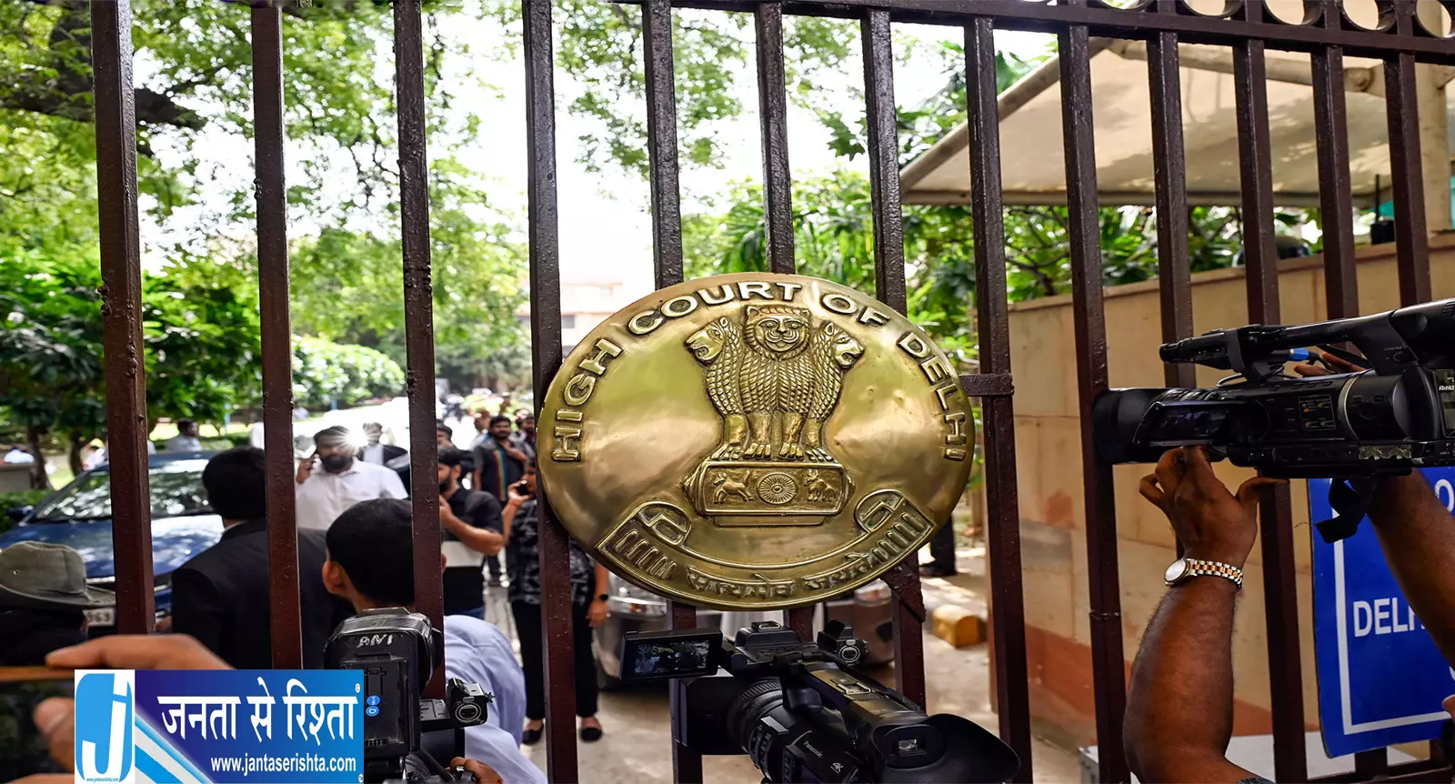 दिल्ली में प्रदूषण के बीच वाहन नियमों पर विवाद, वकीलों ने मांगी विशेष छूट दिल्ली में प्रदूषण के बीच वाहन नियमों पर विवाद, वकीलों ने मांगी विशेष छूट