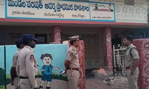 आंध्र प्रदेश में चुनाव को लेकर अलर्ट, 36 हजार जवान तैनात आंध्र प्रदेश में चुनाव को लेकर अलर्ट, 36 हजार जवान तैनात