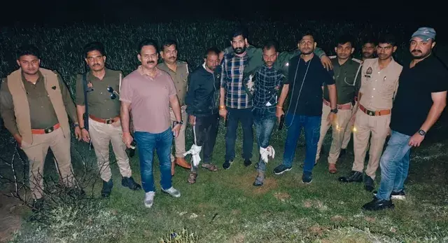 सोने की कील लूटने के आरोपियों तक पहुंची पुलिस, मुठभेड़ के बाद अस्पताल में भर्ती सोने की कील लूटने के आरोपियों तक पहुंची पुलिस, मुठभेड़ के बाद अस्पताल में भर्ती