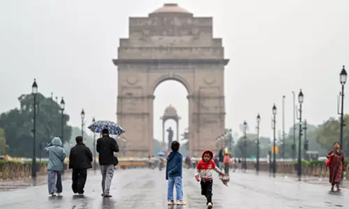दिल्ली-एनसीआर में बारिश होने से प्रदूषण से मिली राहत, ग्रीन जोन में पहुंचा एक्यूआई; ठंड ने दी दस्तक दिल्ली-एनसीआर में बारिश होने से प्रदूषण से मिली राहत, ग्रीन जोन में पहुंचा एक्यूआई; ठंड ने दी दस्तक